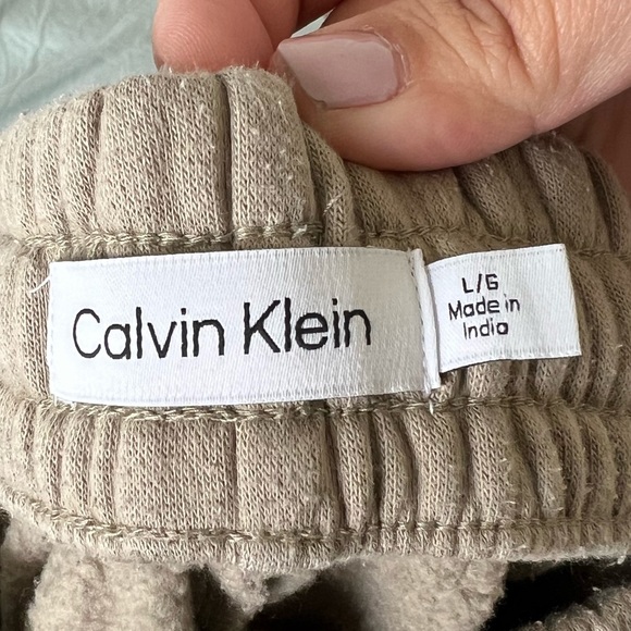 Calvin Klein Sweatpants - Picture 4 of 4